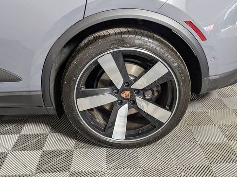 New 2025 Porsche Macan 4 Electric image 12