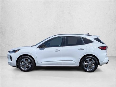 Used 2023 Ford Escape ST-Line FWD image 9