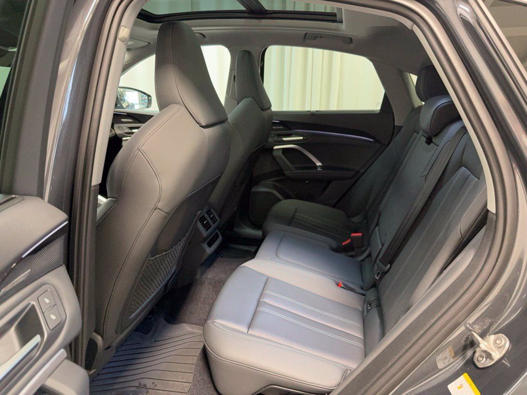 Used 2025 Audi Q5 Premium Plus AWD/4WD image 16