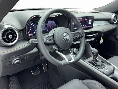 New 2025 Alfa Romeo Tonale w/ Premium Package image 13