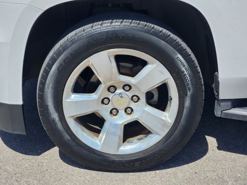 Used 2015 Chevrolet Tahoe LT w/ Luxury Package RWD image 10