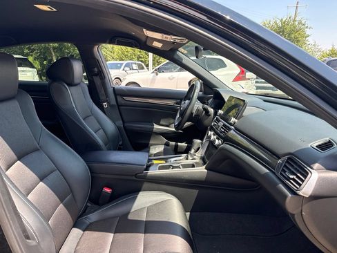 Used 2018 Honda Accord Sport image 8