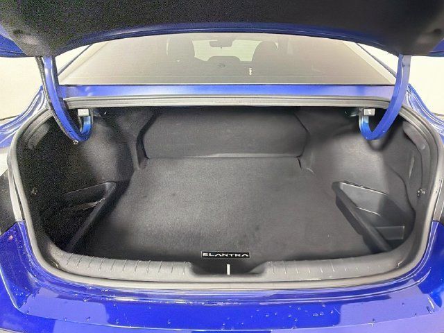 Used 2025 Hyundai Elantra Sport FWD image 30