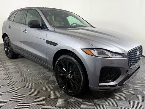 Used 2025 Jaguar F-PACE R-Dynamic S image 8