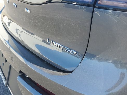 Used 2024 Toyota Crown XLE AWD/4WD image 9