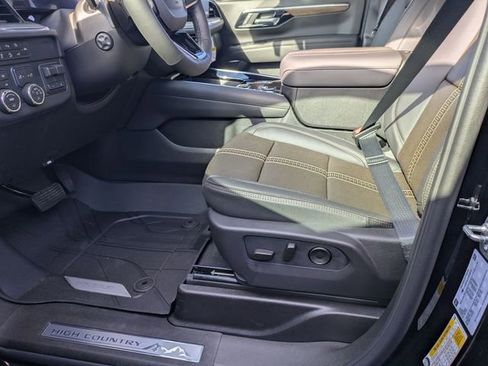 New 2026 Chevrolet Suburban High Country image 11