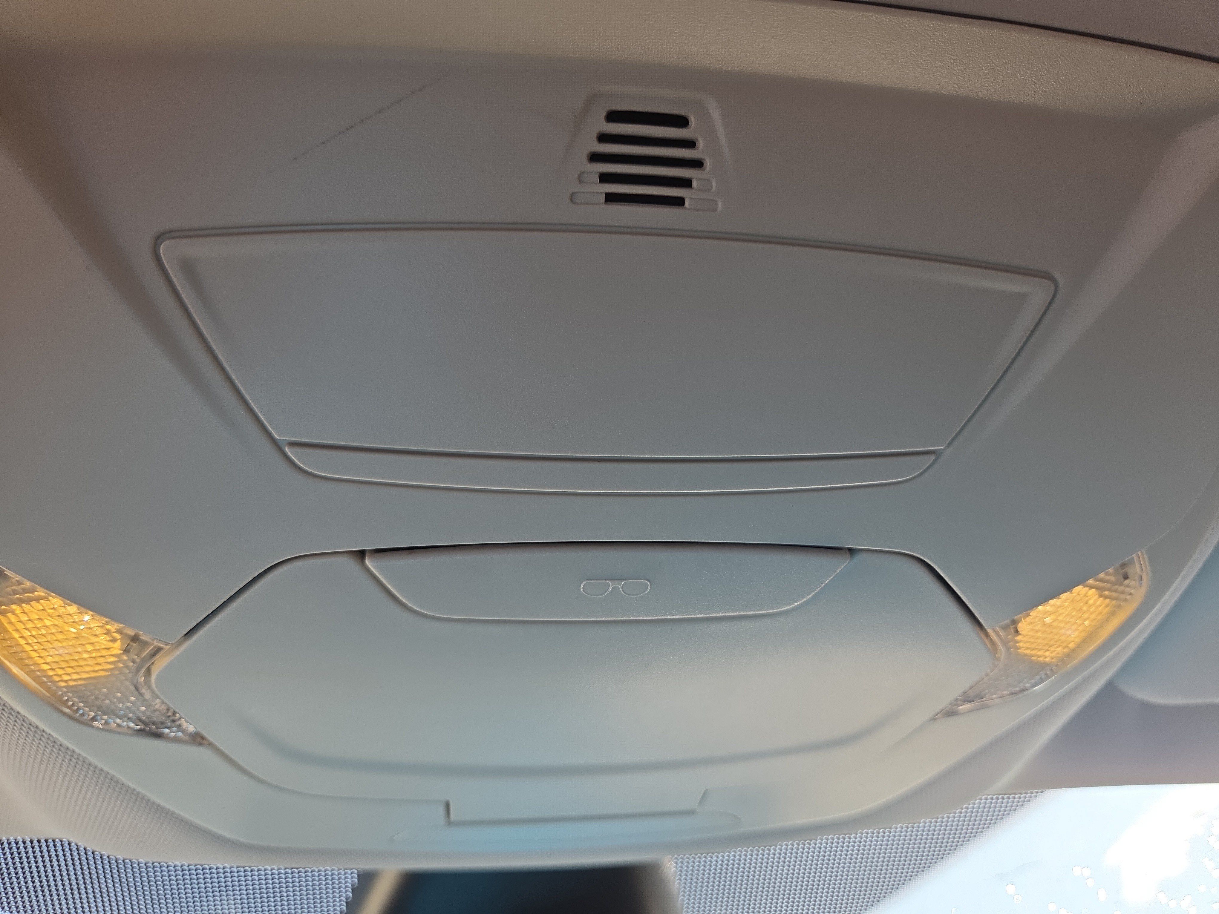 Used 2018 Ford Escape SE w/ Ford Safe & Smart Package AWD/4WD image 9