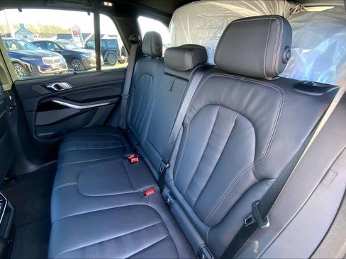 Used 2021 BMW X5 M50i w/ Executive Package image 21