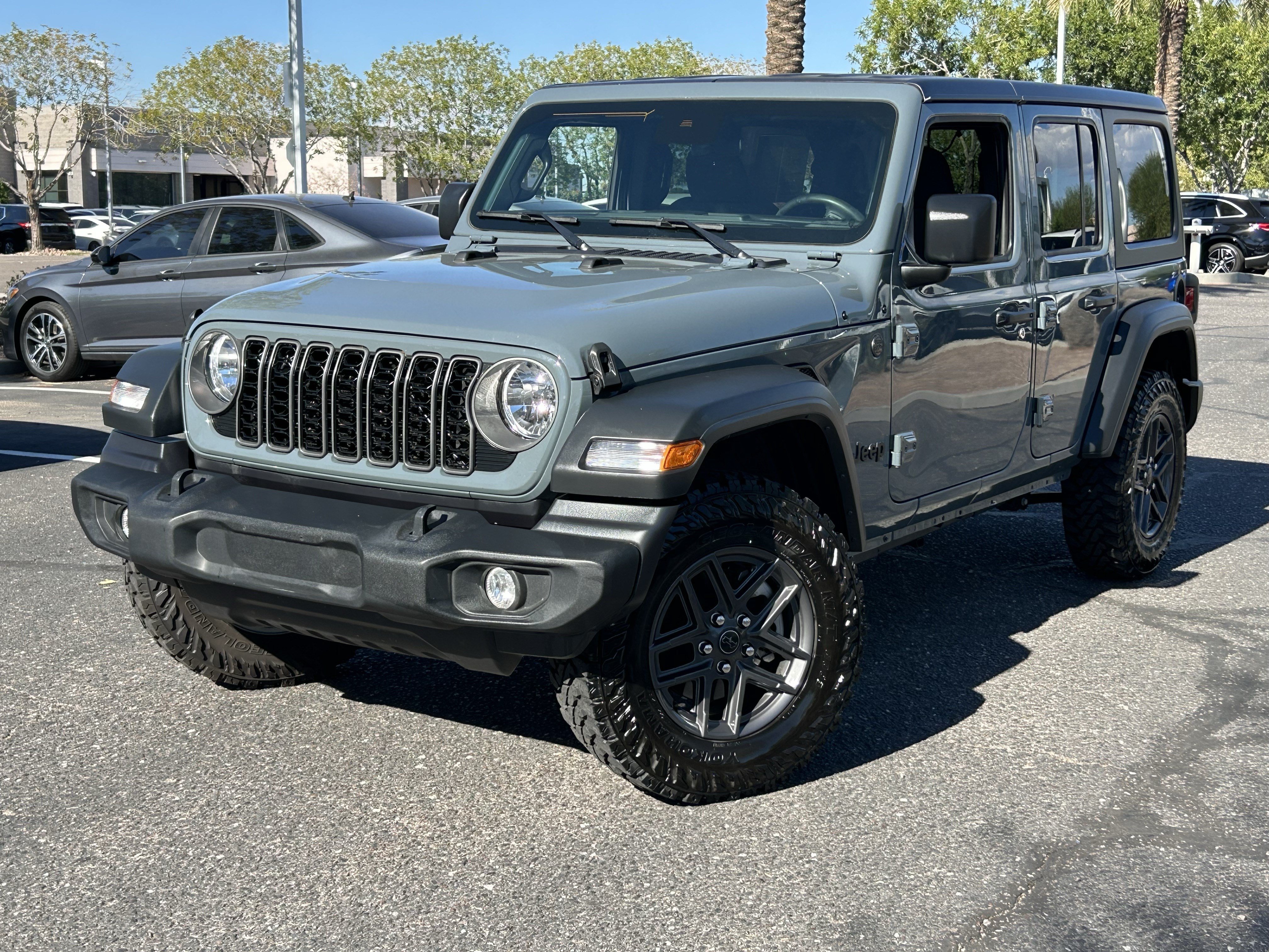 Used 2025 Jeep Wrangler Unlimited Sport AWD/4WD image 31