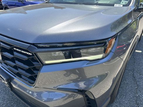 Used 2025 Honda Pilot Black Edition image 9