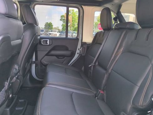 Used 2024 Jeep Wrangler Unlimited Sahara w/ Technology Group AWD/4WD image 14