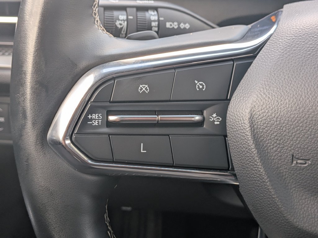 Used 2025 Chevrolet Traverse LT FWD image 27