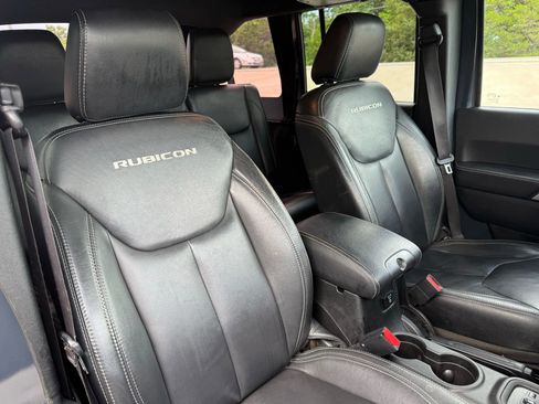 Used 2017 Jeep Wrangler Unlimited Rubicon image 47