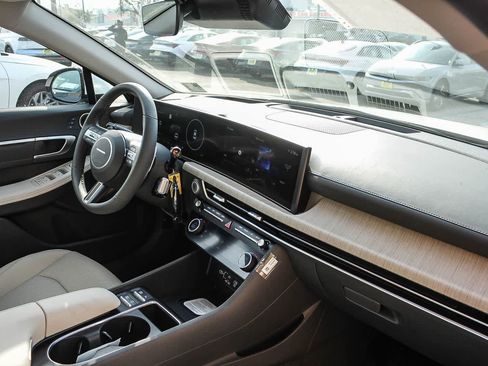 New 2026 Hyundai Sonata Limited FWD image 22