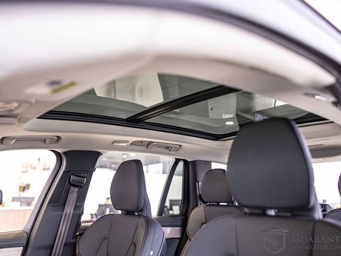 Used 2025 Volvo XC90 B6 Plus image 21