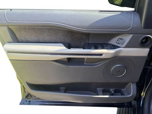 Used 2021 Ford Expedition Limited AWD/4WD image 11
