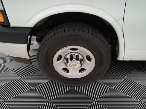 Used 2024 Chevrolet Express 3500 LT w/ LT Preferred Equipment Group image 9