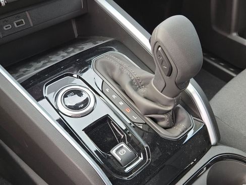 Used 2025 Chevrolet Colorado W/T image 22