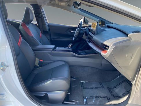 Used 2024 Toyota Prius Prime Premium FWD image 15