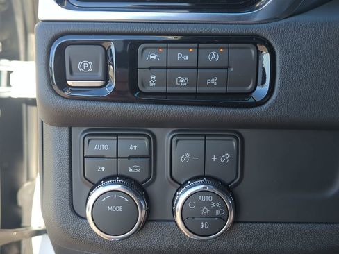 New 2026 GMC Yukon XL Denali AWD/4WD image 17