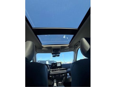 Used 2025 Mitsubishi Outlander SEL image 17