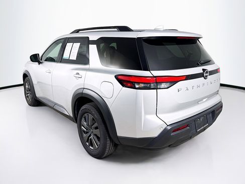 Used 2024 Nissan Pathfinder SV image 30