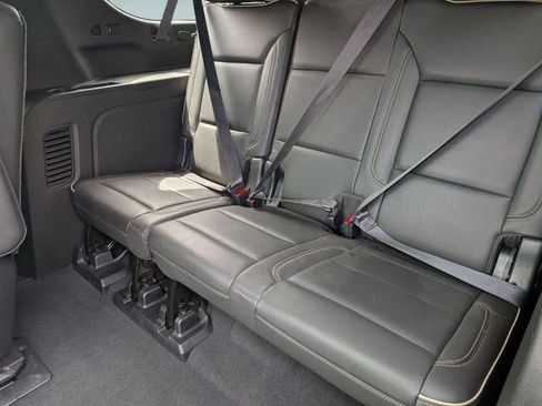 Used 2021 GMC Yukon XL SLT w/ SLT Premium Package AWD/4WD image 30