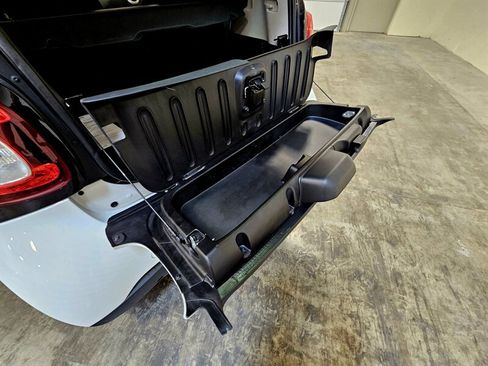 Used 2017 smart fortwo pure RWD image 38