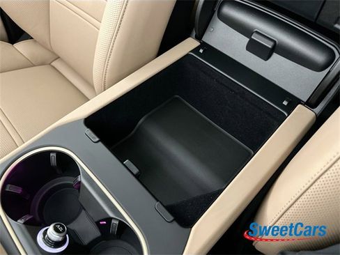 Used 2025 Porsche Cayenne Turbo image 36