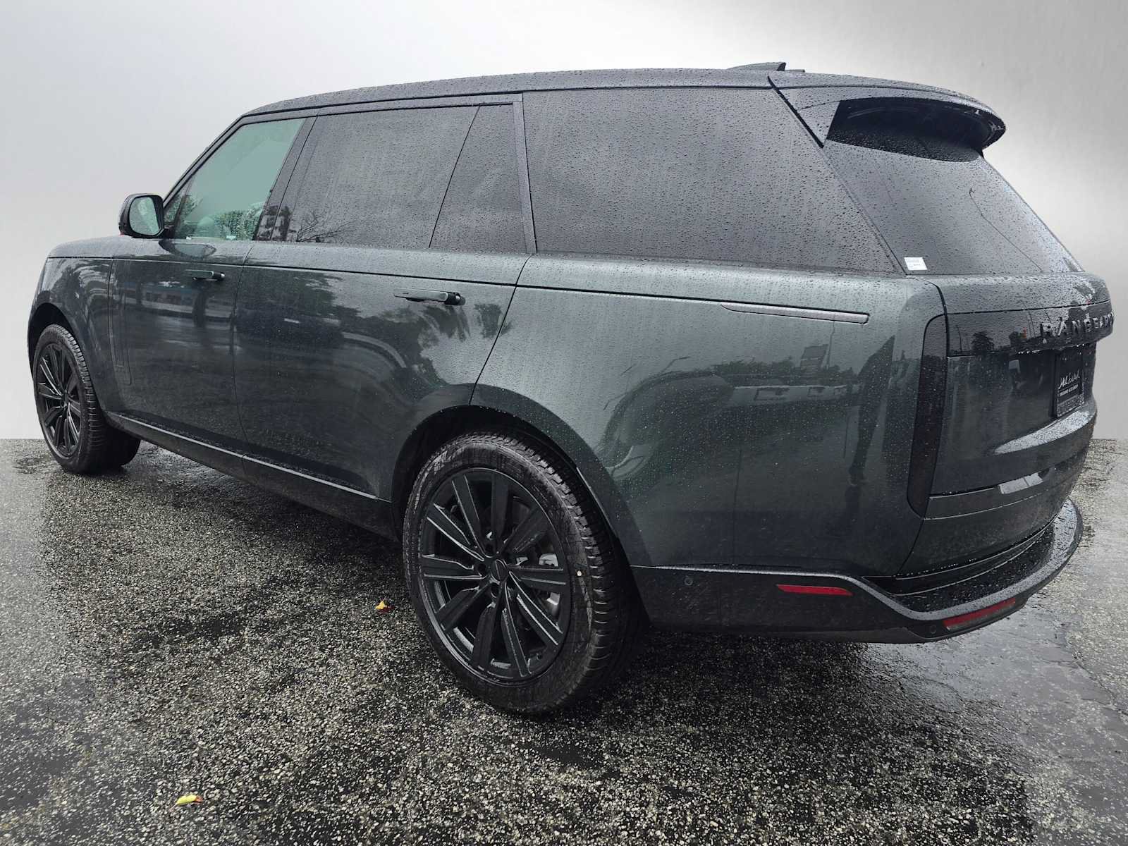 New 2026 Land Rover Range Rover Long Wheelbase SE AWD/4WD image 3