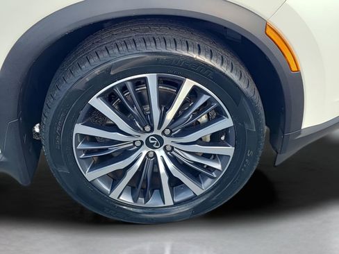 Used 2023 INFINITI QX60 Sensory w/ Cargo Package image 17