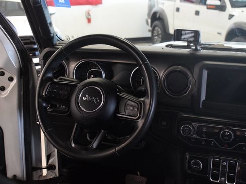 Used 2022 Jeep Gladiator Sport AWD/4WD image 64