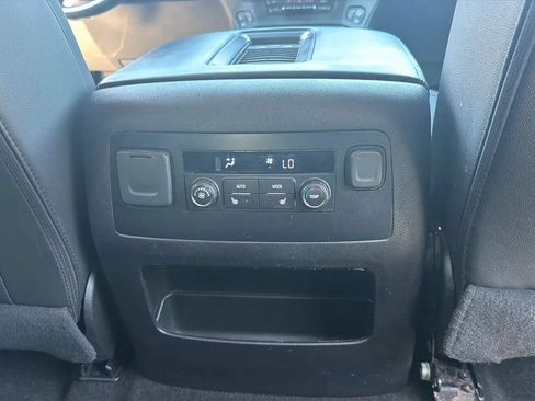 Used 2018 Chevrolet Tahoe Premier RWD image 38