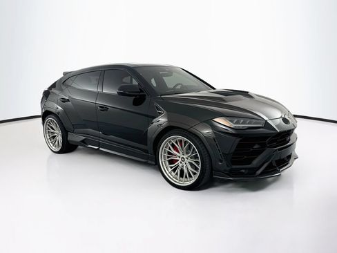 Used 2022 Lamborghini Urus AWD/4WD image 3