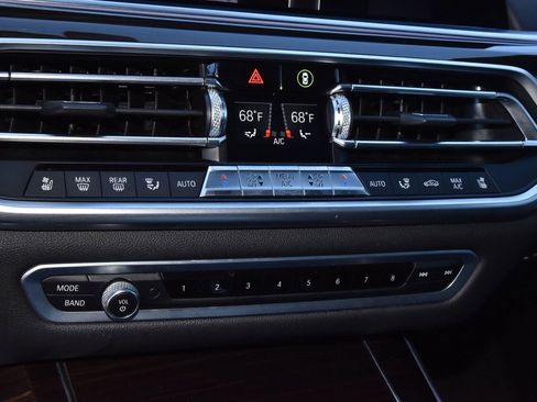 Used 2019 BMW X5 xDrive40i w/ M Sport Package image 29