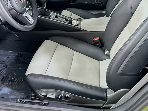 Certified 2025 Porsche 718 Boxster RWD image 20