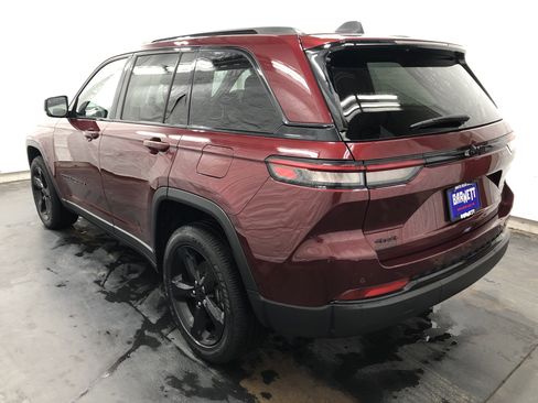 Certified 2023 Jeep Grand Cherokee Altitude image 6