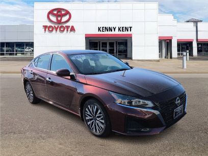 Used 2023 Nissan Altima 2.5 SV w/ SV Premium Package