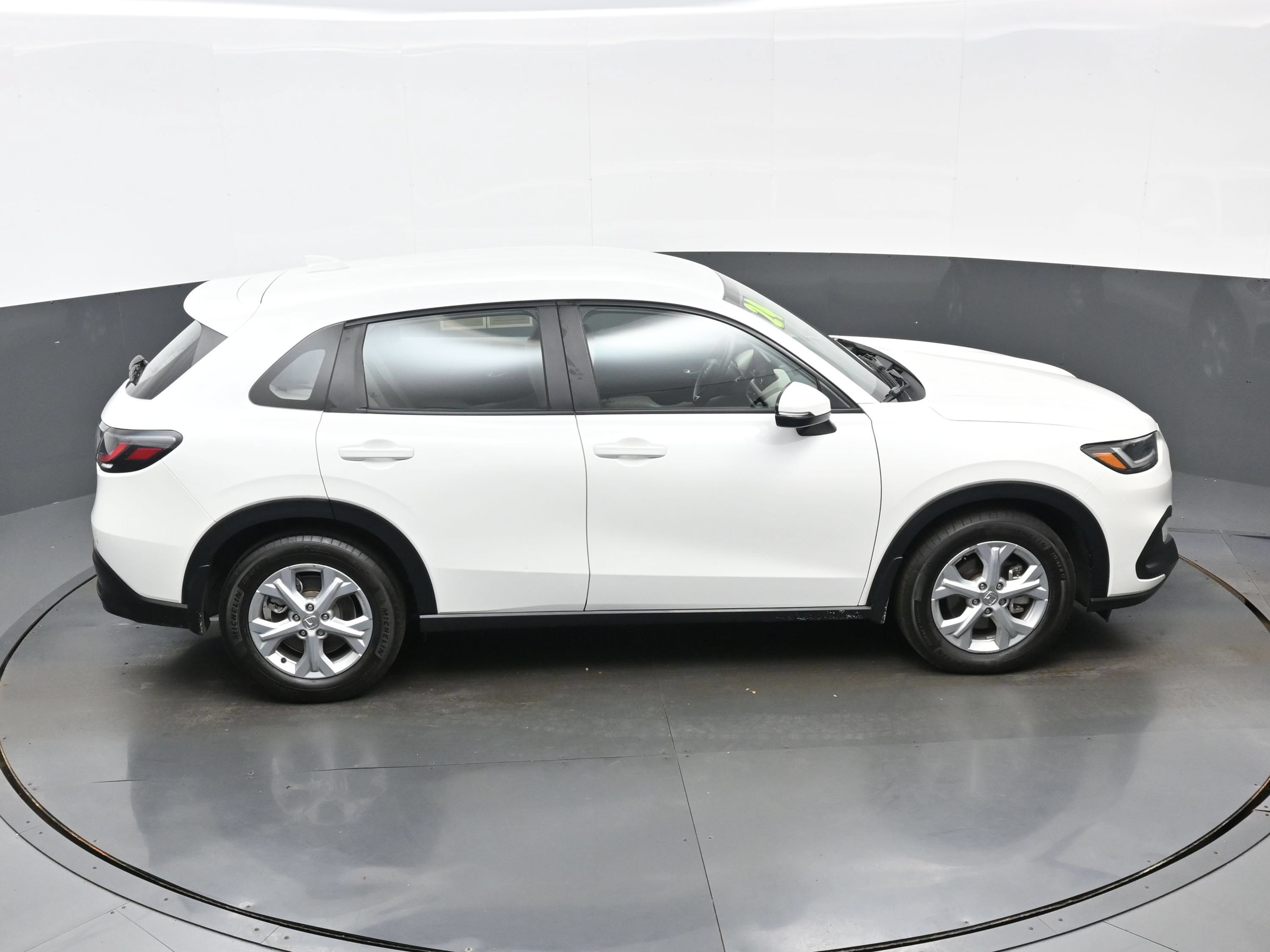 Used 2024 Honda HR-V LX image 38