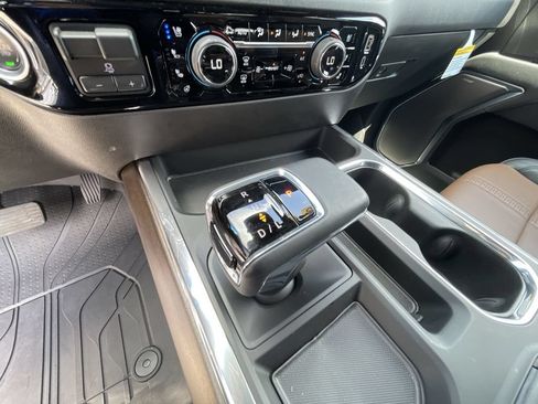 Certified 2026 Chevrolet Silverado 1500 High Country AWD/4WD image 16