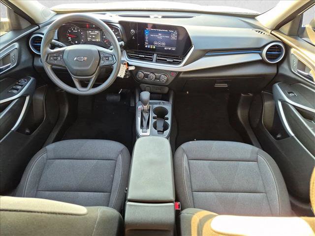 Used 2025 Chevrolet Trax LS w/ Driver Confidence Package FWD image 15