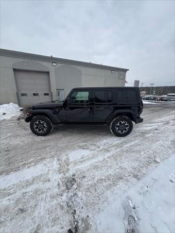 New 2026 Jeep Wrangler Unlimited Sahara AWD/4WD image 32