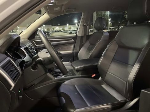 Used 2021 Volkswagen Atlas SE w/ Towing Package image 11