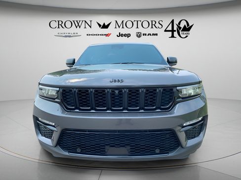 Used 2025 Jeep Grand Cherokee Limited w/ Luxury Tech Group II AWD/4WD image 8