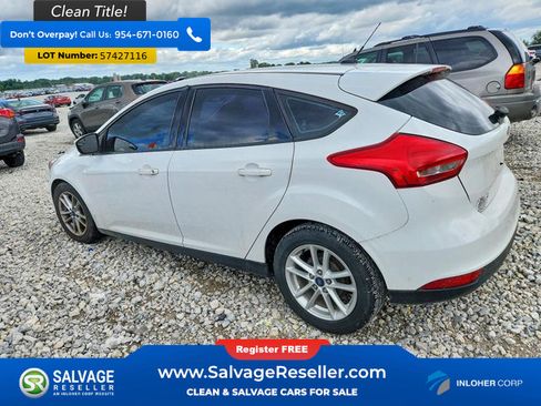Used 2018 Ford Focus SE FWD image 3