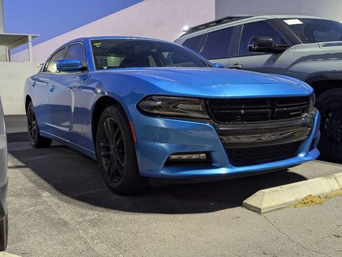 Used 2019 Dodge Charger SXT w/ Plus Group image 3
