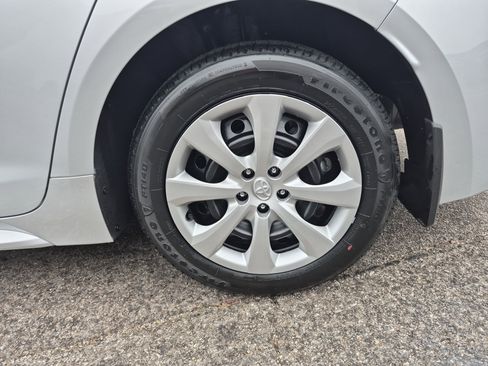 Used 2026 Toyota Corolla LE image 7