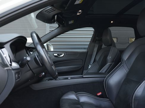 Used 2019 Volvo XC60 T6 R-Design w/ Protection Package Premier AWD/4WD image 15