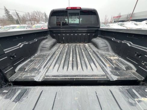 Used 2015 Nissan Frontier SV image 27