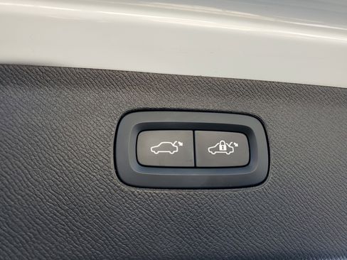 Used 2023 Volvo XC90 B5 Plus w/ Protection Package Premier image 5